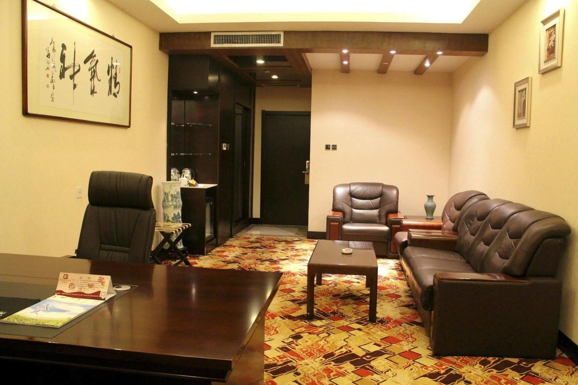 Jingzhou International Hotel สือเจียจวง ภายนอก รูปภาพ