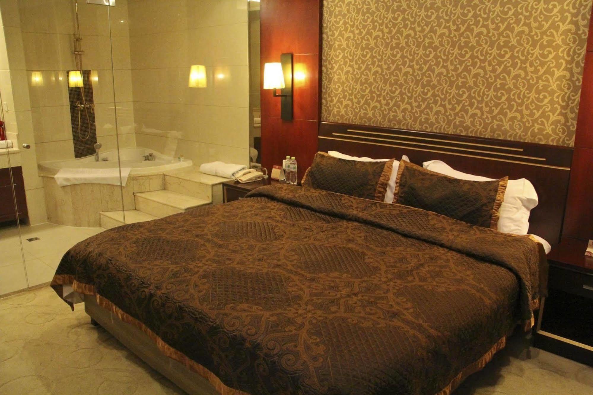 Jingzhou International Hotel สือเจียจวง ภายนอก รูปภาพ