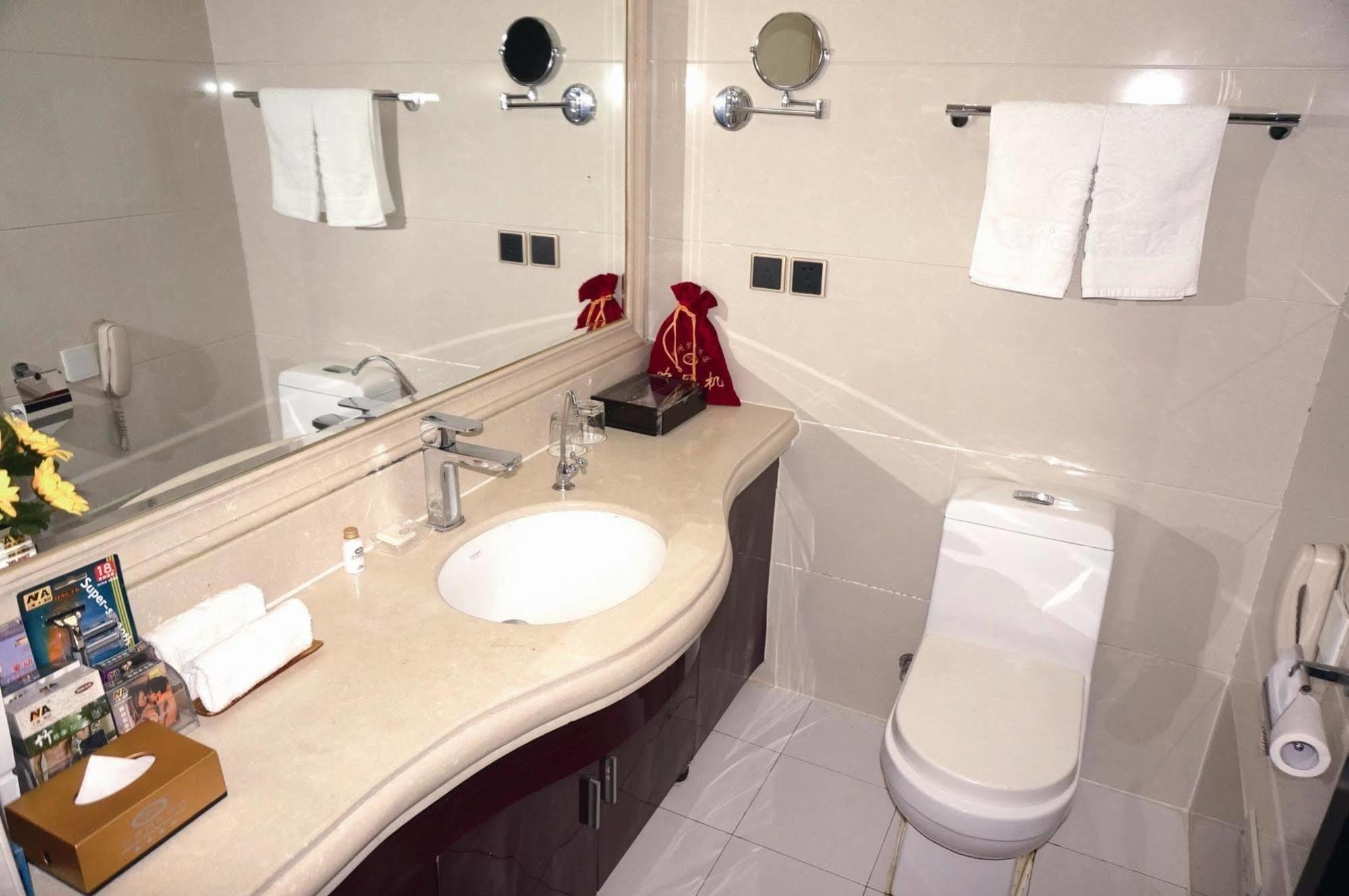Jingzhou International Hotel สือเจียจวง ภายนอก รูปภาพ